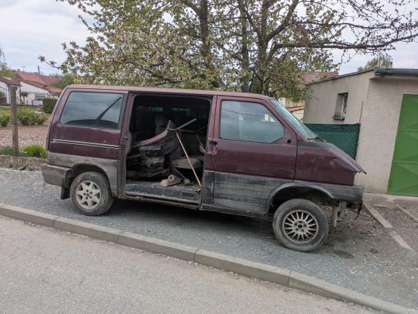 Odpadky, černá skládka, vraky